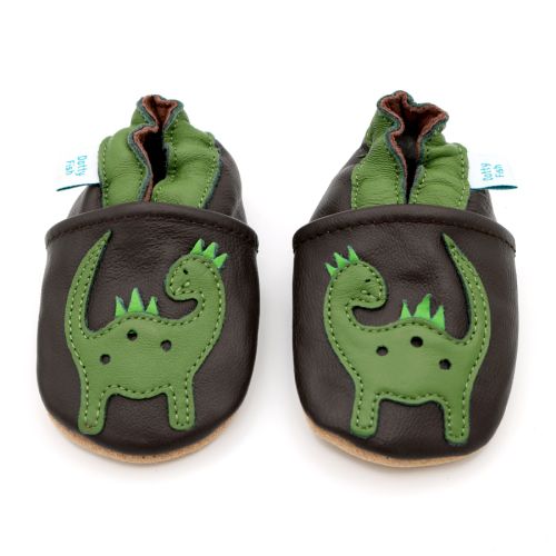 Braune Krabbelschuhe aus Leder von Dotty Fish mit weicher Sohle und grünem Dinosaurier für Babys und Kleinkinder.